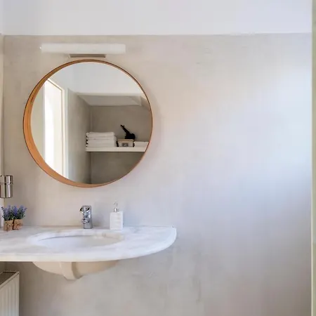 Anna-marie 1 Willa Páros